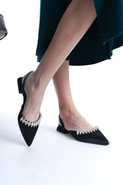 Kadın Best Siyah Saten Taşlı Arkası Açık Lastikli 2,5 Cm Kısa Blok Topuklu - 2