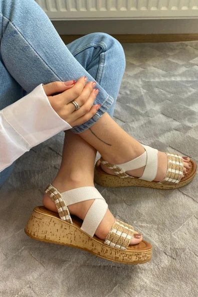 Kadın Margo Beyaz Hasır Detaylı Lastilki Kalın Mantar Taban Ortopedik Sandalet K-220