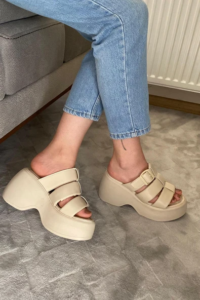 Kadın Bonti Bej Üç Biyeli Toka Detaylı Kalın Taban Ortopedik Sandalet K-3030 - 2