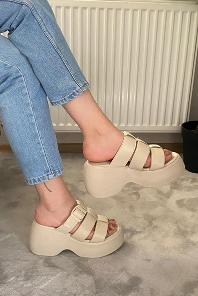 Kadın Bonti Bej Üç Biyeli Toka Detaylı Kalın Taban Ortopedik Sandalet K-3030 - 4