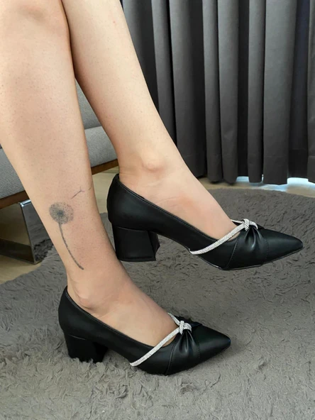 Kadın Cila Siyah Taş Fiyonklu 5 cm Kalın Topuklu Ayakkabı - 4