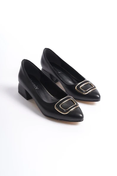 Kadın Katra Siyah deri Kare Toka Detaylı 4 Cm Kalın Topuklu Klasık Ayakkabı