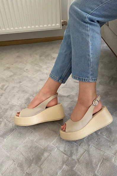 Kadın Lola Bej Cilt Önü ve Arkası Acık Kalın Taban Sandalet - 2