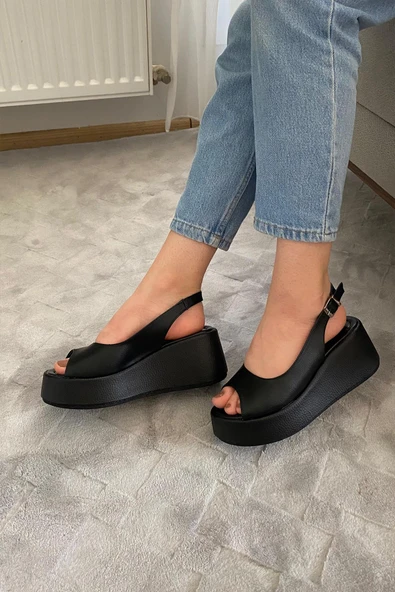 Kadın Lola Siyah Cilt Önü ve Arkası Acık Kalın Taban Sandalet - 3