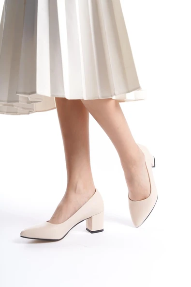 Kadın Camila Krem Deri 6 Cm Kalın Topuklu Hafif Sivri Burunlu Klasık Ayakkabı - 3
