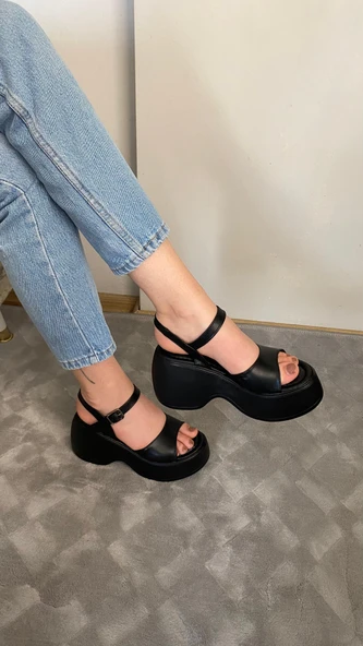 Kadın Dante Siyah Tek Bantlı Kalın Taban Ortopedik Sandalet K-3010 - 5