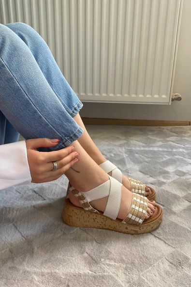 Kadın Margo Beyaz Hasır Detaylı Lastilki Kalın Mantar Taban Ortopedik  Sandalet  K-220 - 3