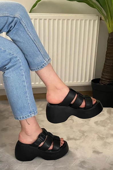 Kadın Bonti Siyah Üç Biyeli Toka Detaylı Kalın Taban Ortopedik Sandalet K-3030 - 5