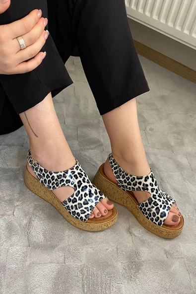 Kadın Tinge Beyaz Rugan Leopar Kalın Mantar Taban Ortopedik  Sandalet  K-250 - 5
