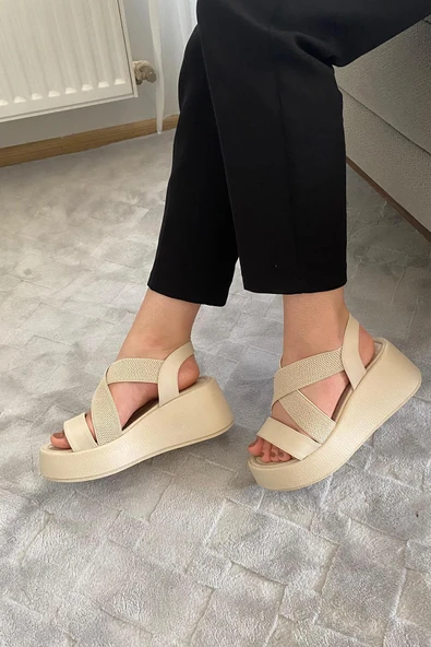 Kadın Mokka Bej Lastik Detaylı  Dolgu Tabanlı Sandalet - 3