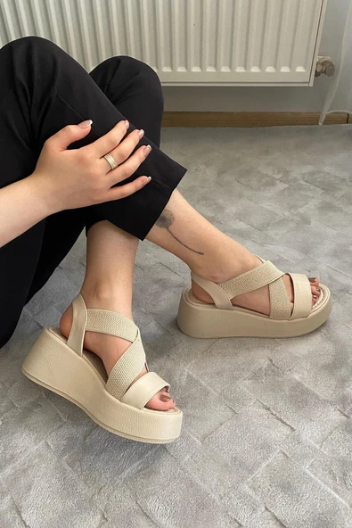 Kadın Mokka Bej Lastik Detaylı  Dolgu Tabanlı Sandalet - 2