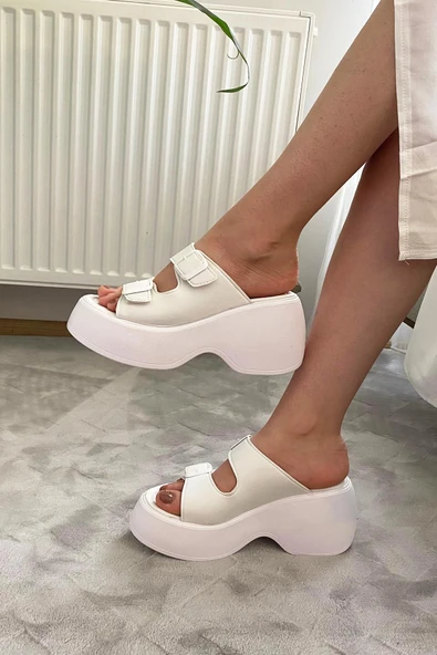 Kadın Oliver Beyaz İki Tokalı Kalın Taban Ortopedik Sandalet K-3040