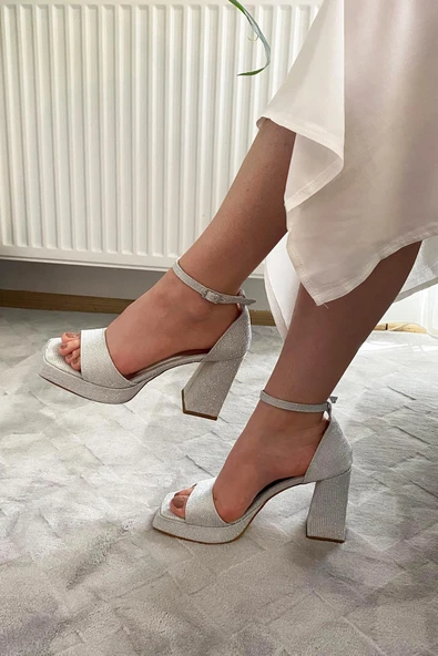 Kadın Verlino Simli Gümüş Tek Bantlı Bantlı Bilektan Bağlamalı 10 cm Platfom Topuklu Aykkabı