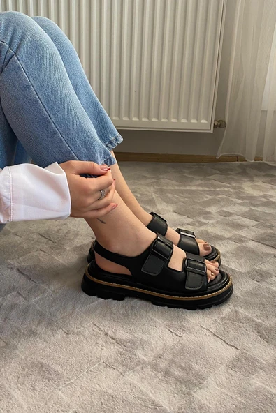 Kadın Merlin Siyah Çift Bantlı Vardola Deyatlı Kalın Taban Ortopedik Sandalet K-110 - 3