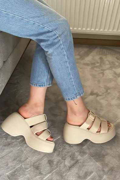 Kadın Bonti Bej Üç Biyeli Toka Detaylı Kalın Taban Ortopedik Sandalet K-3030 - 5