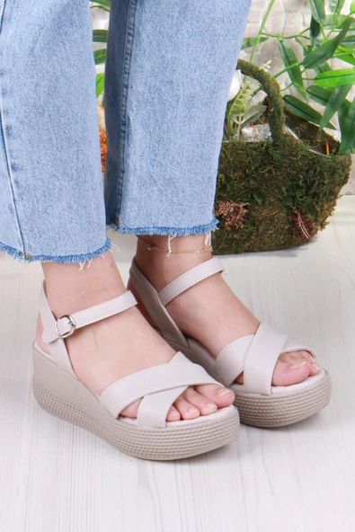 Fort 05-7008 Soft Rahat Toka Detaylı Dolgu Taban Çapraz Bant Kadın Sandalet - Resim 9