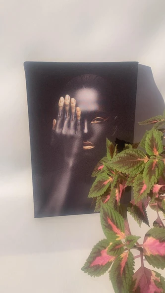 Eliyle Yüzünü Kapatan Siyahi Kadın Portre Natürel Tasarım Ahşap Çerçeve Ev İşyeri Kanvas Tablo PRT5 - Resim 2