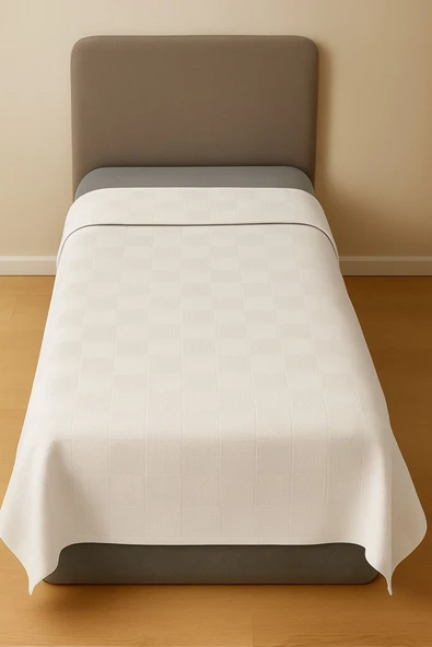 LaLiva Beyaz Damalı Tek Kişilik Çocuk Pikesi Ölçü:120x160 Cm ürün görseli