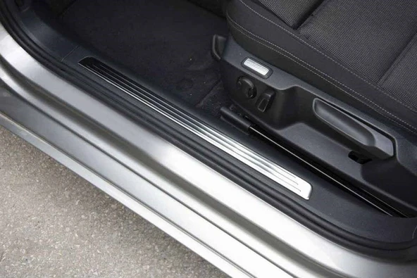 OMSA VW Passat B8 Krom İç Kapı Eşiği 4 Parça 2015 ve Sonrası ürün görseli