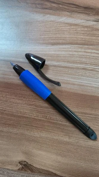 SCHNEIDER ROLLER KALEM TUPLU SIYAH/MAVI 188330 ürün görseli 1