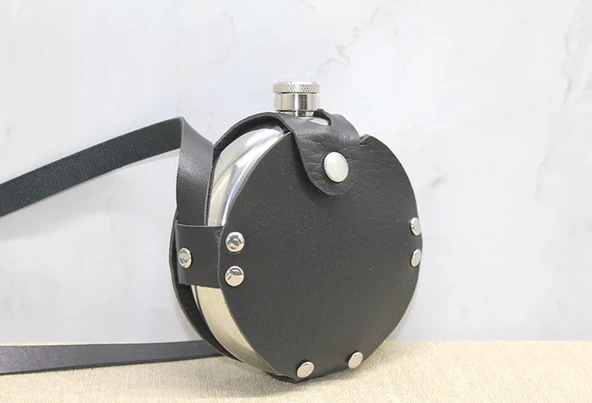 Deri Kılıflı Matara Alk3921 ürün görseli