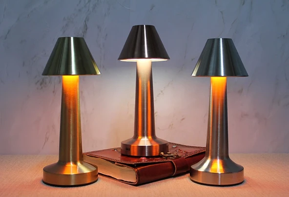 Masa Üstü Dokunmatik Ledli Lamba Alk3706 ürün görseli