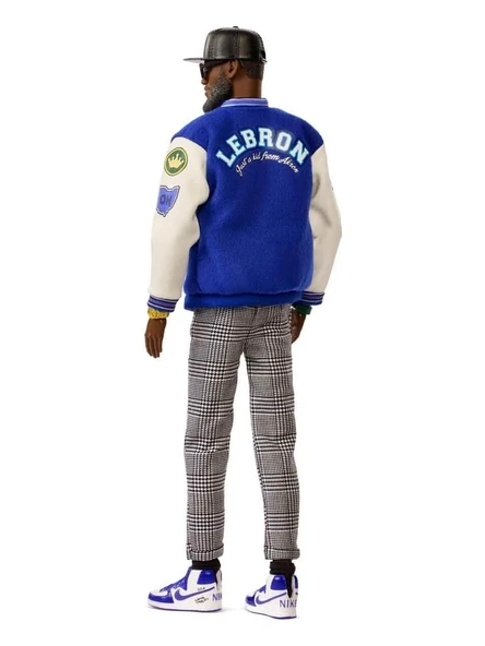 Barbie Signature Lebron James Kenbassadors Bebek HRM33 - Resim 2