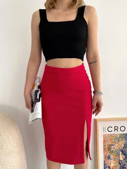 Yırtmaçlı esnek kumaş midi boy etek koyu kırmızı ürün görseli