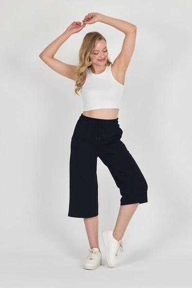 Yüksek Bel Cepli Rahat Kesim Mevsimlik Kadın Diz Altı Bermuda Siyah Kapri Şort