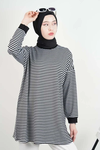 Tesettür Tunik İnce Çizgili Penye Tunik Siyah