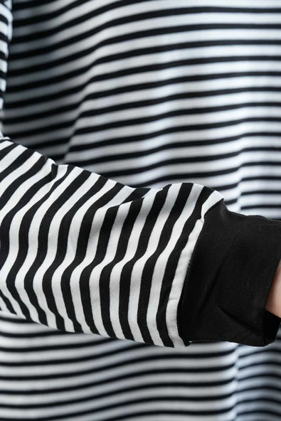 Tesettür Tunik İnce Çizgili Penye Tunik Siyah - 5