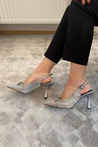 Kadın Madame Gümüş Simli Fiyonk Detaylı Arkası Acık 9 cm İnce Topuklu Ayakkabı - 5