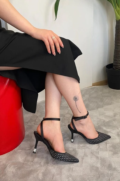 Kadın Fenny Siyah Saten Kristal Taşlı 9 Cm Teş Detaylı İnce Topuklu Sivri Burunlu Arkası Acık Stiletto - 5