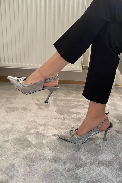 Kadın Madame Gümüş Simli Fiyonk Detaylı Arkası Acık 9 cm İnce Topuklu Ayakkabı