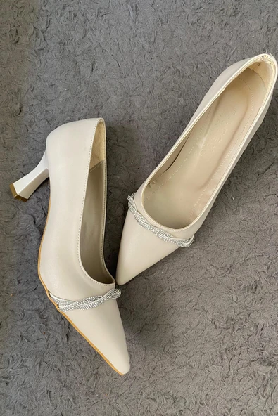 Kadın İzla Krem Cilt Taş Detaylı Sivri Burun 7,5 cm Topuklu Stiletto - 5