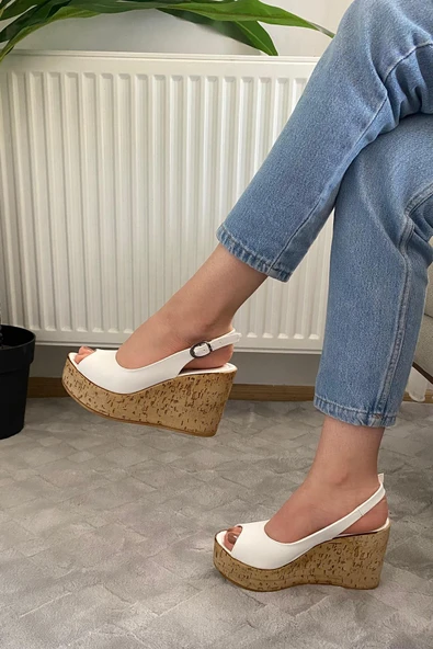 Kadın Mantara Beyaz Cilt 10 cm Dolgu Topuklu Mantar Taban Önü Arkası Acık Ayakkabı - 5