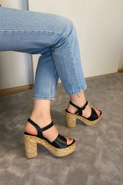 Kadın Romina Siyah Tek Bantlı 10 cm Platfom Topuklu Mantar Taban Sandalet - 3