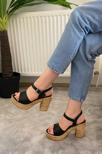 Kadın Romina Siyah Tek Bantlı 10 cm Platfom Topuklu Mantar Taban Sandalet - 5