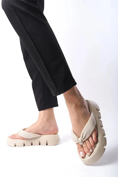 Kadın Tokyo Krem Kalın Tabanlı Parmak Arası Terlik