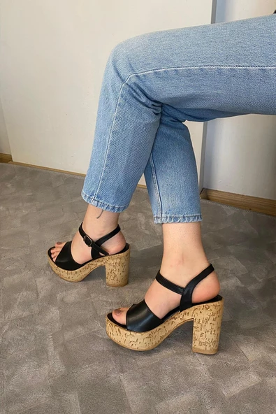 Kadın Romina Siyah Tek Bantlı 10 cm Platfom Topuklu Mantar Taban Sandalet - 4