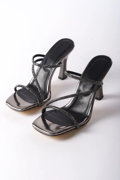 Kadın Alia Platin Rugan 9 cm Topuklu Taşlı Terlik - 3