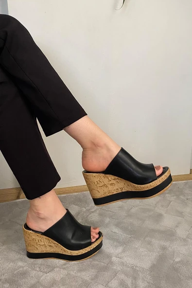 Kadın Morgan Siyah Cilt 10 cm Dolgulu Mantar Taban Şerit Sargılı Terlik K-500 - 4