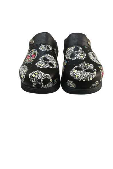 HİPOKRAT MEDİKAL SABO Kurukafa Desenli Hipokrat Terlik 37