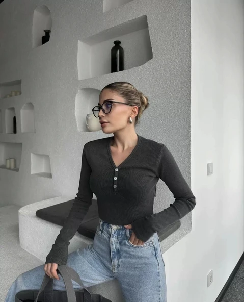 Düğme Detaylı Yıkamalı Crop - Resim 5