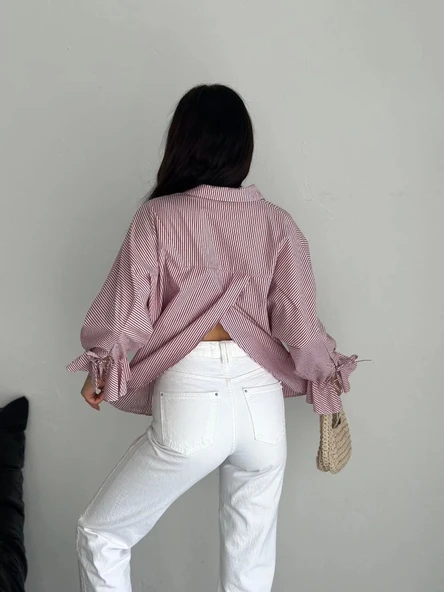 Kadın Arkası Asimetrik Yırtmaç Kesim Detaylı Cizgili Bluz Gömlek - Bordo - Resim 5