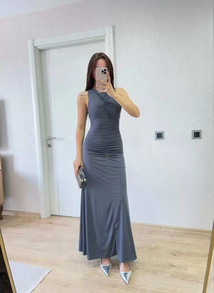 Bürümcük Kumaşlı İçi Astarlı Üzgülü Kolsuz Büzgülü Uzun Elbise - Füme - Resim 3