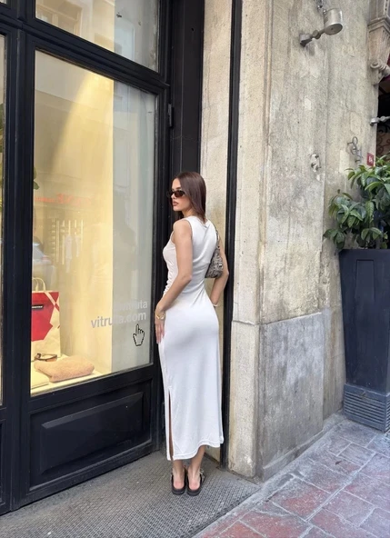 Osy Modal Yumuşak Dokulu Kumaş Bisiklet Yaka Sıfır Kolsuz Yırtmaçlı Uzun Elbise - Beyaz - Resim 4