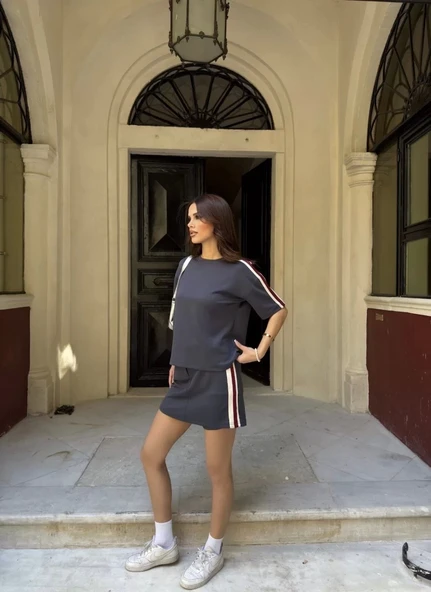 Osy Modal yumuşak dokulu Kumaş Kadın Parçalı Bisiklet Yaka T-shirt Mini Şortlu Etek İkili Takım - Füme - Resim 5