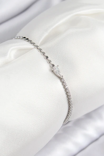 Pirinç Zirkon Taşlı Damla Model Ezme Zincir Gümüş Renk Kadın Bileklik ürün görseli