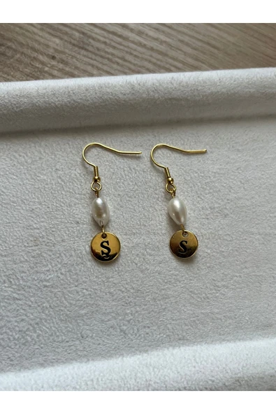 Harfli Gerçek İncili Altın Kaplama Küpe El Yapımı ürün görseli 1